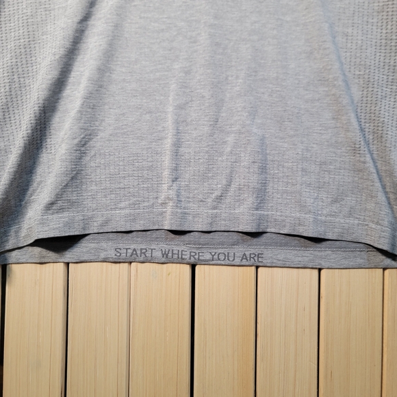 Lululemon Athletica Shirt. Light Gray Short-Sleeve Crew Tee - Picture 4 of 8